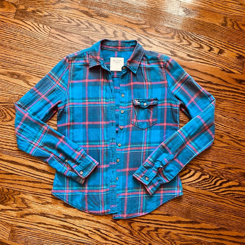 Abercrombie and Fitch Cute Plaid Button Down Shirt